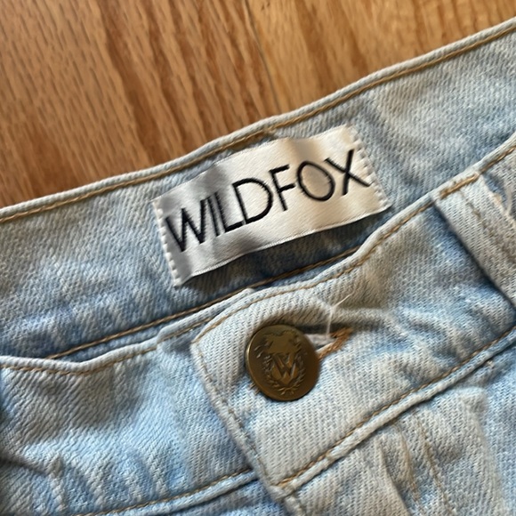 WILDFOX || Couture Friday Night Distressed Cut Off Shorts in LIGHT STONE size 29 - Picture 5 of 9